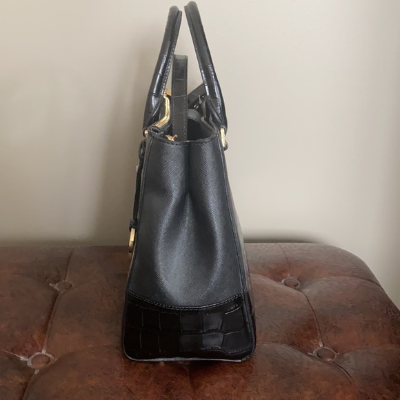 Michael Kors Kellen MD Satchel Purse - Picture 4 of 6